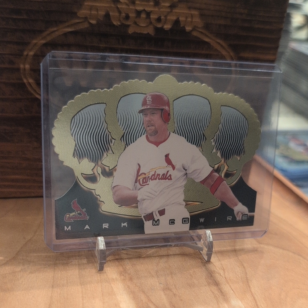 1999 Pacific Crown Royale Mark McGwire Diecut Card Cardinals